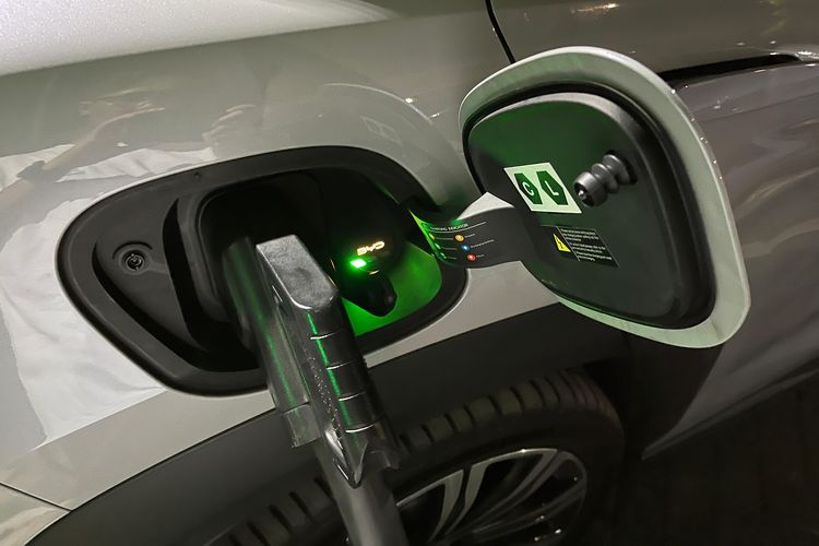 mobil listrik, BYD Seal, fitur V2L mobil listrik, cara menggunakan V2L, fitur V2L BYD Seal, Begini Cara Menggunakan Fitur V2L di BYD Seal