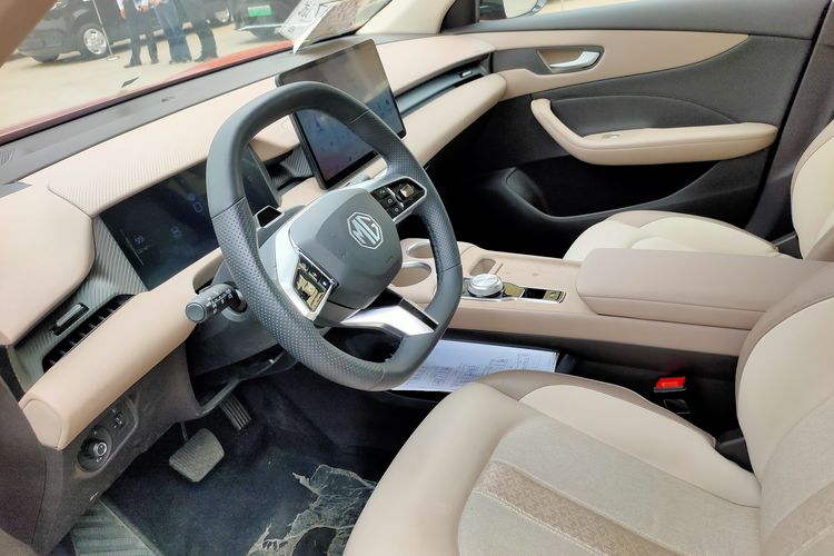 MG S5 EV, Harry Kurniawan, SUV listrik, GIIAS 2025, MG s5 ev, MG S5 EV: Spesifikasi dan Fitur Unggulan