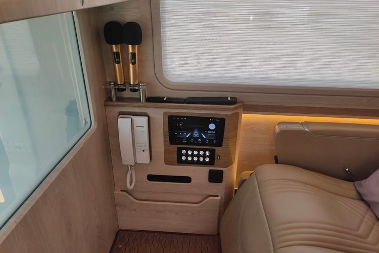 karaoke, fasilitas, bus pariwisata, White Horse, Bus White Horse, Karaoke Jadi Fasilitas Andalan Bus Pariwisata White Horse