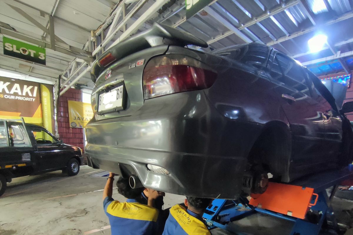 Kenali Tanda Kerusakan Kaki-Kaki Mobil Sejak Dini