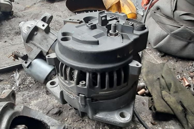 mobil, alternator, Alternator mobil, Galeri Alternator, Apakah Mobil Listrik pakai Alternator?
