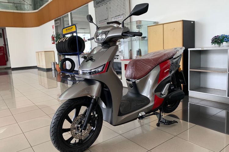 Indomobil Emotor, motor listrik Adora, subsidi pemerintah, penjualan motor listrik, Motor listrik Adora, Tantangan Penjualan Motor Listrik Adora Tanpa Subsidi Pemerintah