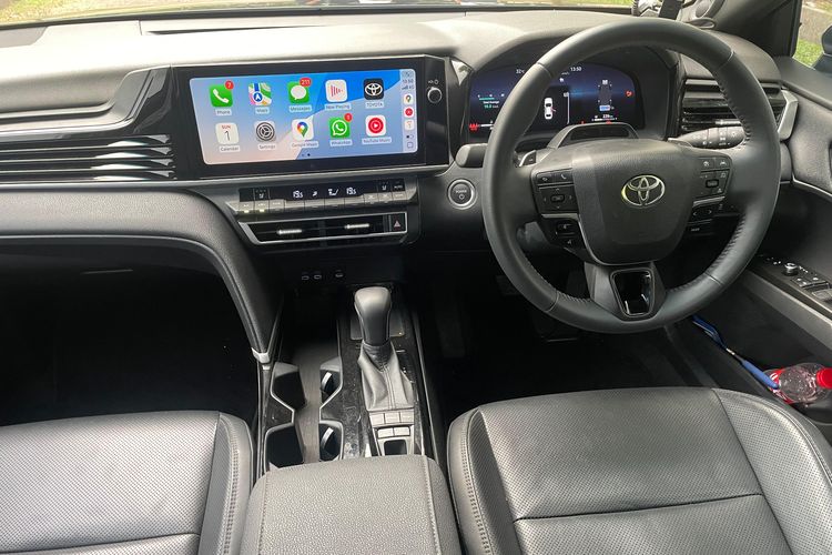 Camry, Toyota, toyota camry, Camry hybrid, camry facelift, Penguatan Identitas Baru Toyota Camry Facelift