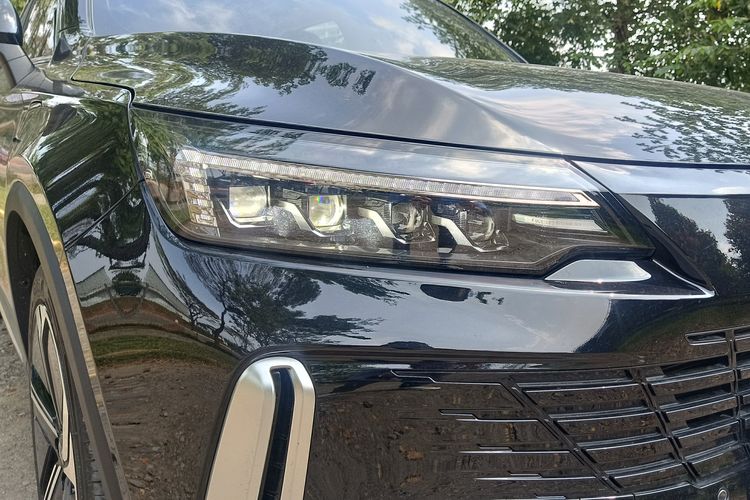 desain elegan, harga terjangkau, Polytron G3, G3 dan G3, SUV listrik Polytron, Ulasan SUV Listrik Polytron G3+: Desain Elegan dan Fitur Canggih