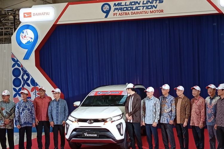 otomotif, Daihatsu, produksi mobil, Astra Daihatsu Motor, Rocky Hybrid, Daihatsu Rocky Hybrid, Rayakan Produksi 9 Juta Unit, Daihatsu Bicara Rakit Lokal Rocky Hybrid