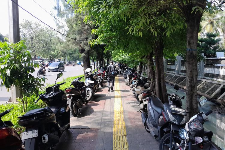 lokasi parkir, parkir mobil, parkir motor, tempat parkir, parkir jalanan, Dishub DKI Jakarta Siap Kurangi Lokasi Parkir Jalanan
