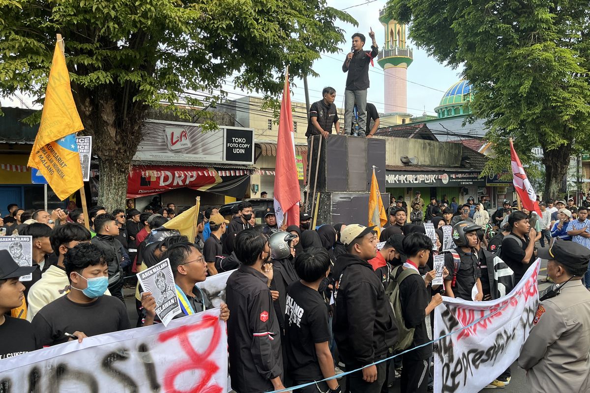 Tips Menghindari Risiko Saat Berkendara di Tengah Aksi Massa