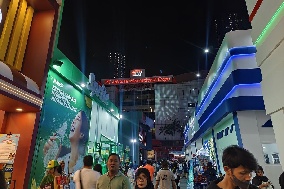 Hindari Terjebak Macet, Cek Rute Angkutan Umum ke PRJ 2025