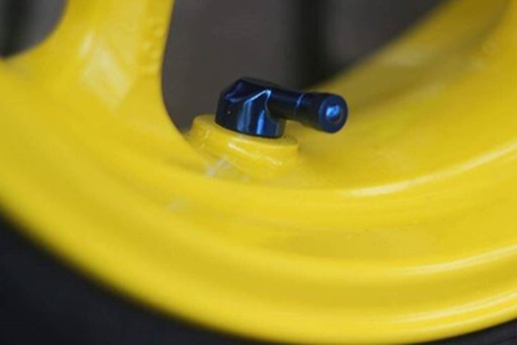 Ban mobil, ban motor, kotoran, tekanan udara, pentil ban, tutup pentil, Jangan Disepelekan, Ini Tugas Penting Tutup Pentil Ban