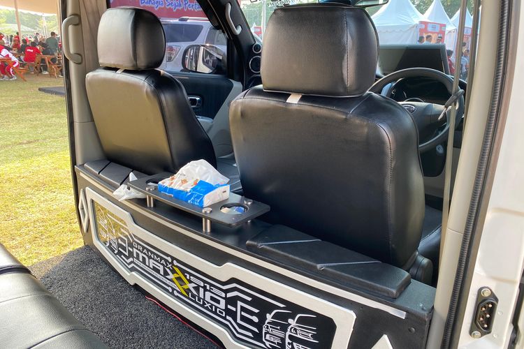 Daihatsu Luxio, modifikasi mobil, Kenyamanan Interior, Eksterior sporty, Daihatsu Luxio: Modifikasi Elegan dan Nyaman