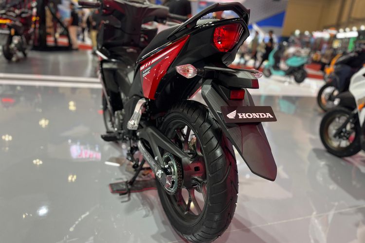 motor bebek, industri motor, pasar motor bebek honda, penjualan motor bebek, IMOS 2025, AHM Pamerkan Motor Bebek di IMOS 2025