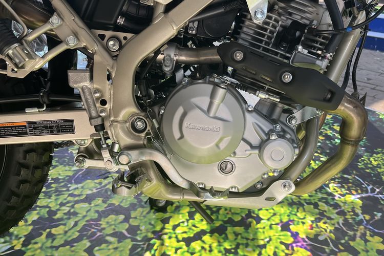 Kawasaki, KLX230 Sherpa, Jakarta Fair 2025, jakarta fair 2025, motor petualangan, Kawasaki KLX230 Sherpa Resmi Diluncurkan di Jakarta Fair 2025