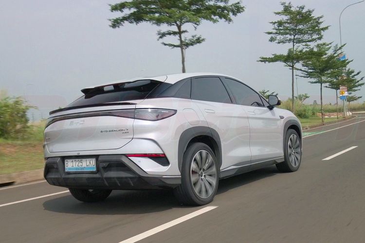 test drive, mobil listrik, biaya perawatan, biaya kepemilikan, pajak tahunan, Sealion 7, biaya pengecasan, Hitung Biaya Kepemilikan BYD Sealion 7 Selama 5 Tahun