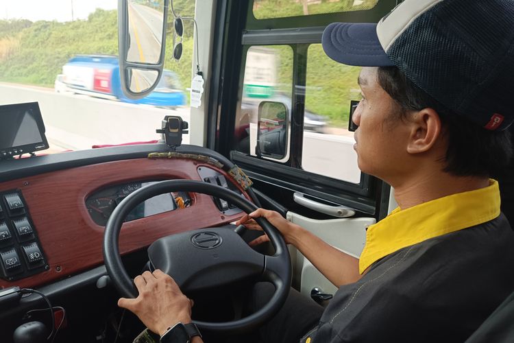 SIM B1, SIM B2, Tarif bikin SIM B, sim b1 umum, sim b2 umum, bikin sim b bayar berapa, Segini Tarif Resmi Bikin SIM B1 dan B2 per Agustus 2025