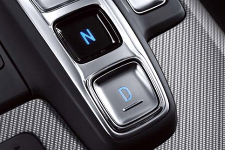 mobil matik, transmisi matik, posisi D, gigi D, posisi gigi D, Mobil Matik Dipaksa di Gigi D Saat Nanjak, Apa Risikonya?