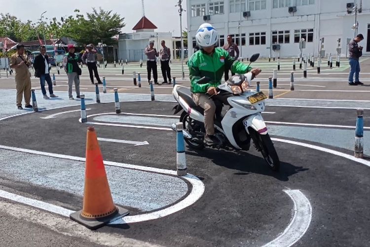 masa berlaku SIM, Satpas, Gerai SIM, SIM keliling, perpanjang SIM, satpas, syarat perpanjang sim, Syarat dan Tarif Resmi Perpanjangan SIM A dan C per Juni 2025