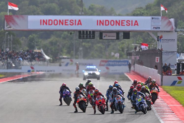 MotoGP, Marc Marquez, insiden, Sirkuit Mandalika, Mandalika Grand Prix Association, MGPA, Marco Bezzecchi, gravel, motogp 2025, MotoGP Indonesia 2025, Pebalap MotoGP Kritik Gravel Sirkuit Mandalika, Ini Respon MGPA