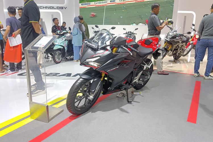 motor sport, Oktober 2025, diskon motor Honda, promo ganti oli gratis, Diskon Motor Sport Honda Tembus Rp 8 Juta pada Oktober 2025