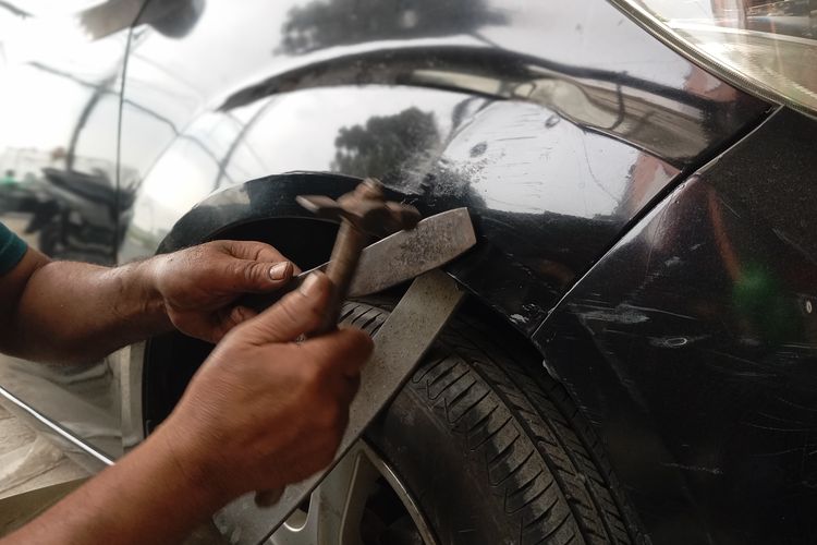 mobil bekas, ketok magic, mobil, Tips and trick, tips otomotif, tips kendaraan, Kenali Ciri Mobil yang Pernah Diperbaiki Ketok Magic