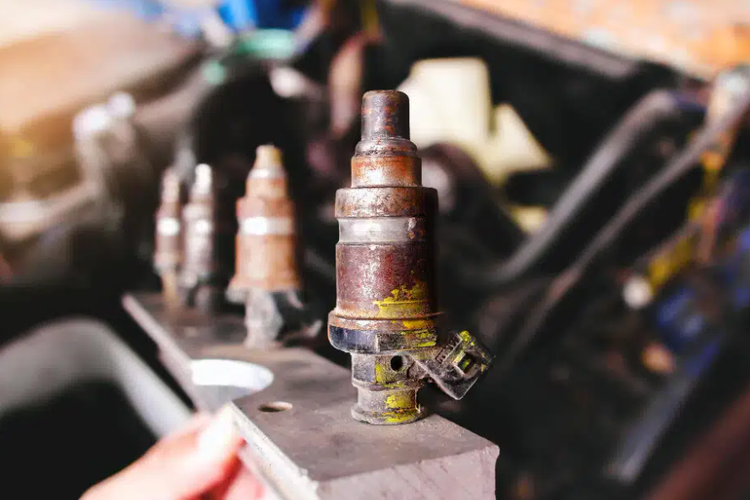 Sistem bahan bakar mobil, Sistem bahan bakar mobil jadul, Sistem bahan bakar mobil modern, Plus Minus Sistem Bahan Bakar Mobil Bensin Jadul dan Modern