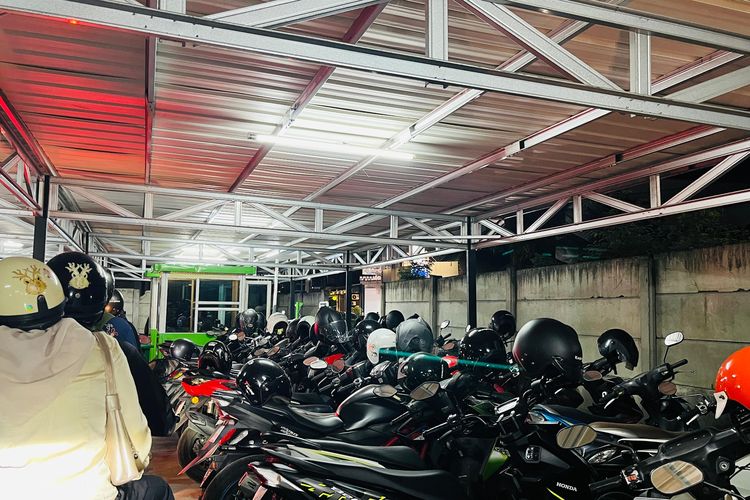 pengelola parkir, Perlindungan konsumen, Rio Octaviano, klausula baku, Klausula Baku di Parkir: Pelanggaran Perlindungan Konsumen