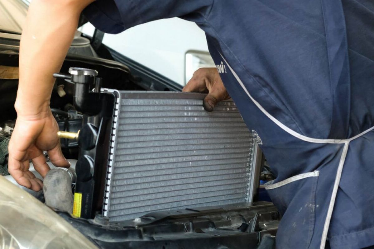Cara Mengidentifikasi Kebocoran pada Radiator Mobil