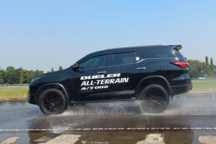 Ban mobil, penjualan mobil, Bridgestone, penjualan ban, Penjualan Mobil Lesu, Industri Ban Ikut Terdampak