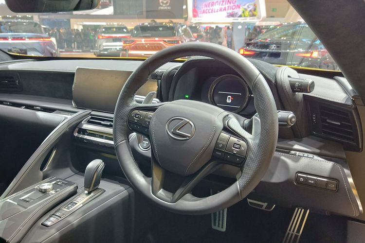 GIIAS 2025, desain mewah, Mobil Hybrid, Lexus LC 500h, Lexus LC 500h: Sedan Hybrid Mewah di GIIAS 2025