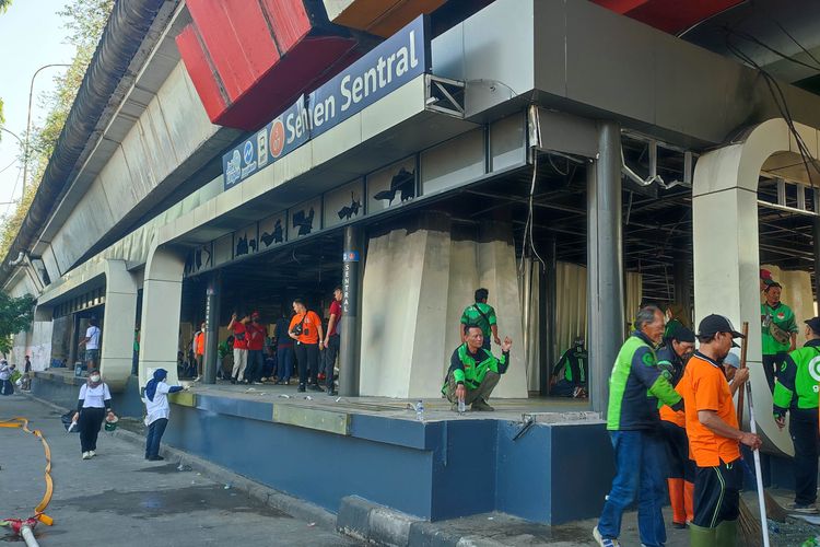 transjakarta, Pemprov DKI, bus transjakarta, halte bus transjakarta, halte transjakarta, Pemprov DKI Rugi Mulai Perbaiki Halte Transjakarta