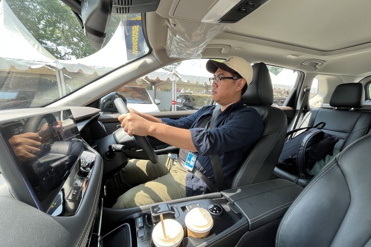 Nissan X-Trail, GIIAS 2025, teknologi e-Power, Nissan X-trail, SUV elegan, Pengalaman Test Drive All-New Nissan X-Trail e-Power di GIIAS 2025