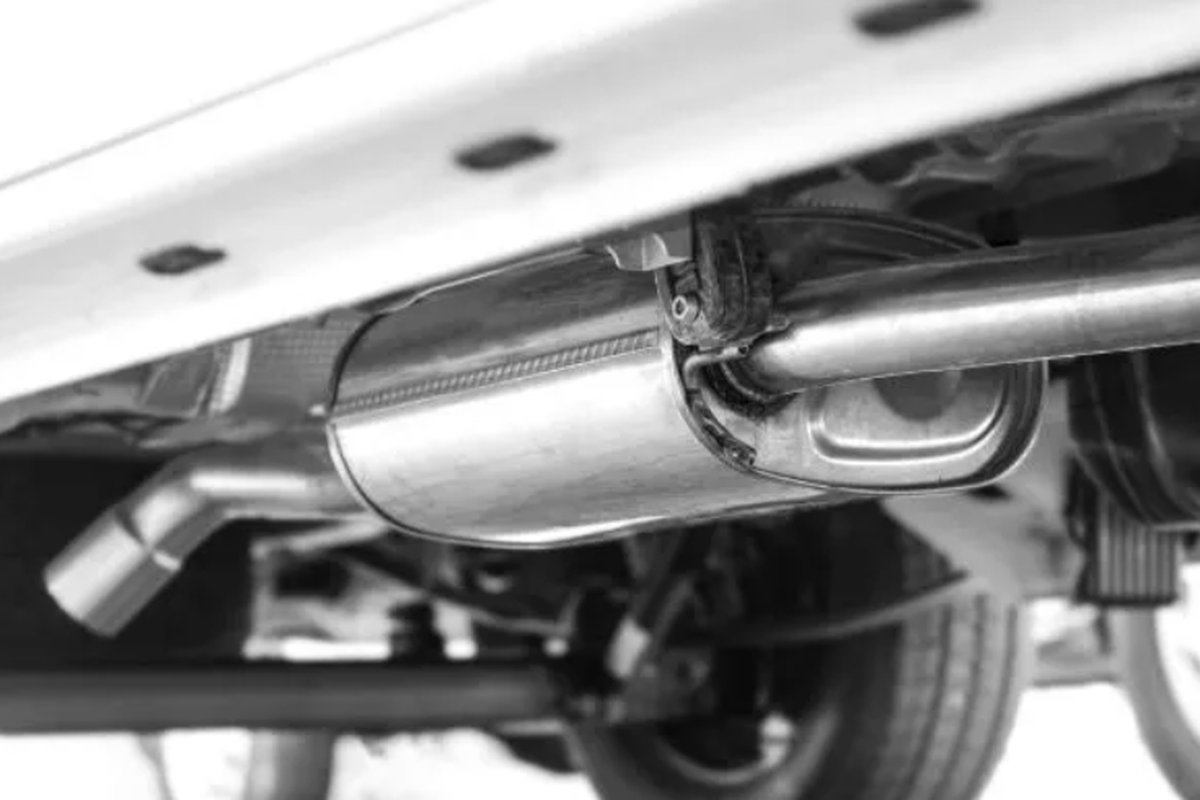 Adakah Hubungannya Knalpot Racing dengan Performa Mobil?