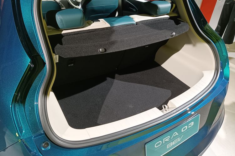 GWM Ora, interior, gwm ora, GWM Ora 03, Interior GWM Ora 03, Detail Interior GWM Ora 03, Masih Banyak Tombol Fisik