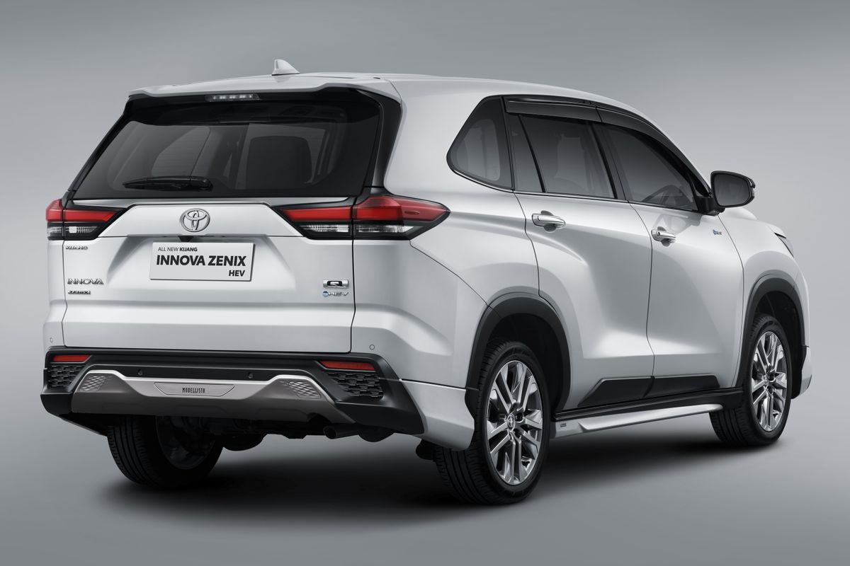 Dapat Sentuhan Baru, Cek Harga Toyota Innova Zenix per September 2025