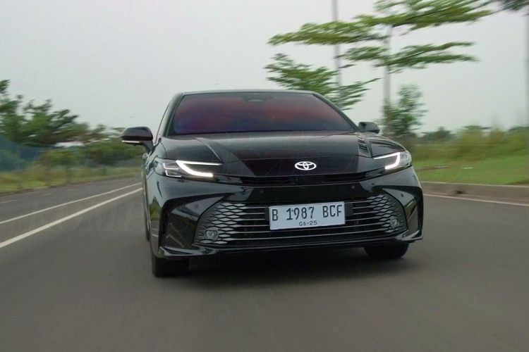 Toyota, Camry, Camry facelift, hybrid, Camry Facelift, Camry hybrid, camry facelift, Tes Jalan Teknologi Hybrid dan Mesin Toyota Camry Facelift 2025