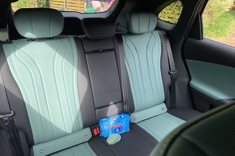 lepas, Lepas L8, impresi jadi penumpang, Impresi Jadi Penumpang Lepas L8 dari Shanghai ke Moganshan