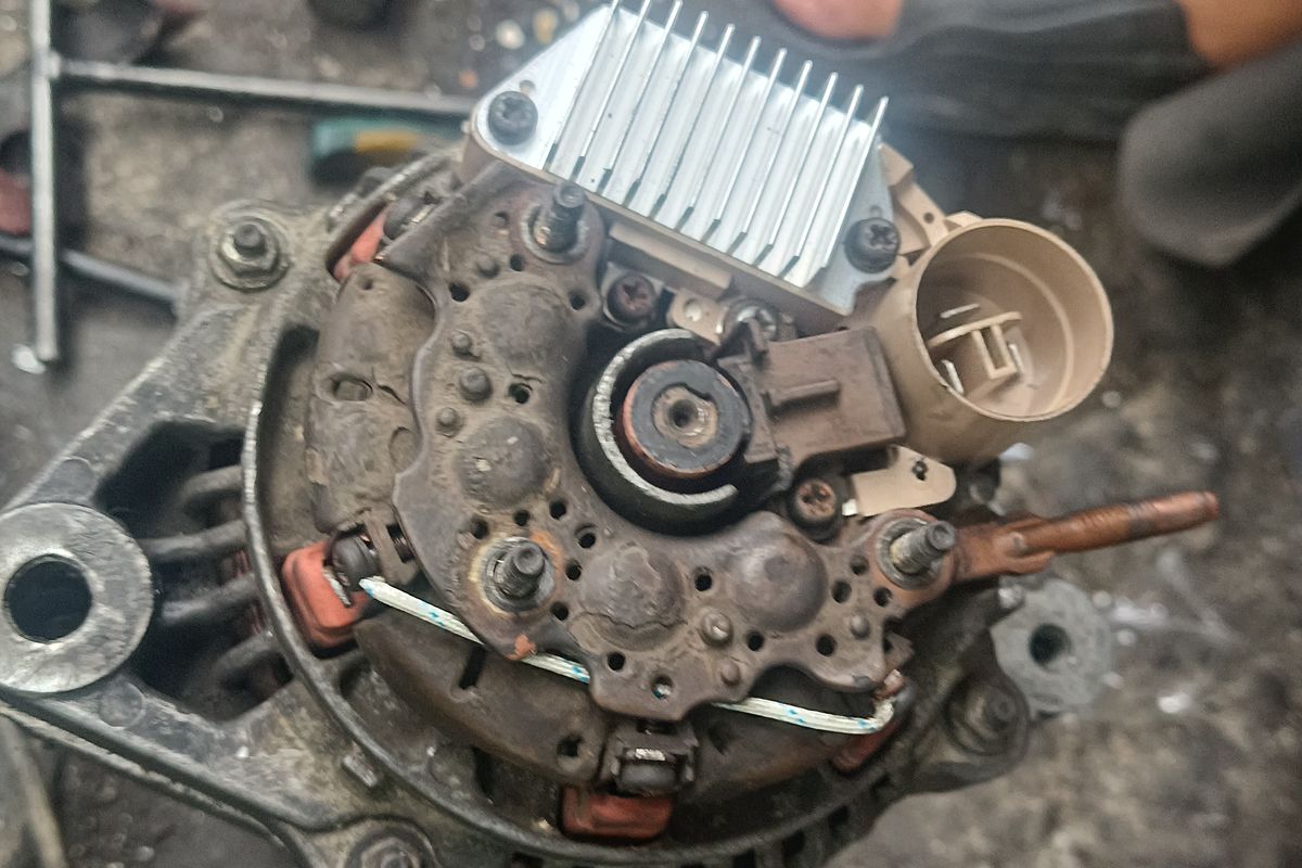 Perawatan Mobil, Alternator mobil, Komponen alternator, Mekanik Bogor, Komponen Alternator yang Sering Rusak pada Mobil