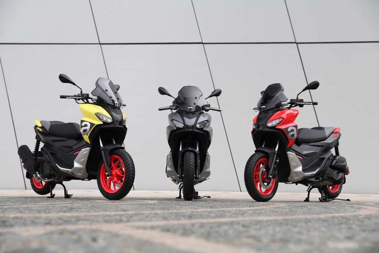 harga skutik, skutik bongsor, Harga Motor Baru, Harga Skutik Bongsor, daftar harga motor, Harga Skutik Bongsor Oktober 2025: Yamaha Xmax dan Vespa LX Naik