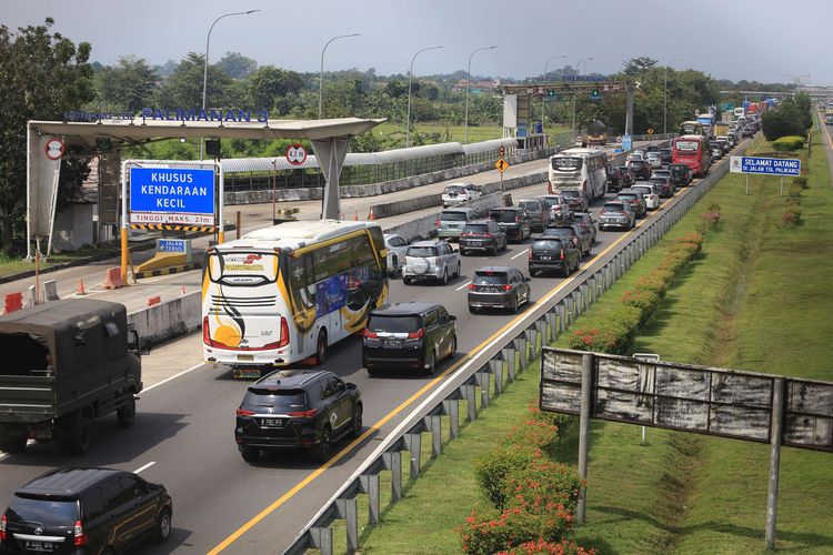 jalan tol, mudik, Mudik Lebaran, one way, PT Jasamarga Transjawa Tol, Lebaran 2025, Update Info Mudik, Tol Palimanan-Kanci Diberlakukan One Way