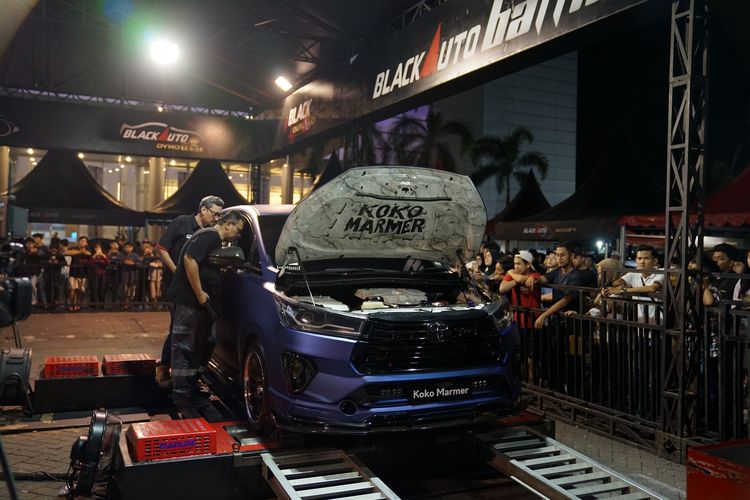 BlackAuto Battle, Gelaran BlackAuto Battle 2025, Kompetisi modifikasi mobil Surabaya, Kontes Modifikasi Mobil di Surabaya Sedot Perhatian Pengunjung