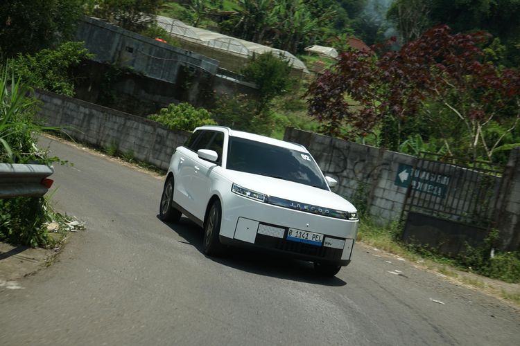 otomotif, Jaecoo, Jaecoo J5, JAECOO J5 EV, Jaecoo J5 EV Mulai Dirakit Lokal, TKDN Capai 40 Persen