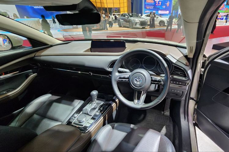 Mazda CX-30, teknologi i-Activsense, SUV kompak premium, GIIAS 2025, Spesifikasi Lengkap Mazda CX-30 di GIIAS 2025