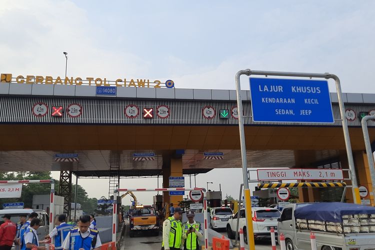 Kecelakaan truk, Gerbang Tol, gerbang tol, Polresta Bogor, GT Ciawi 2, Jasamarga, rem blong, kecelakaan truk, truk kontainer, polresta bogor, Kronologi Kecelakaan Truk Kontainer di GT Ciawi 2