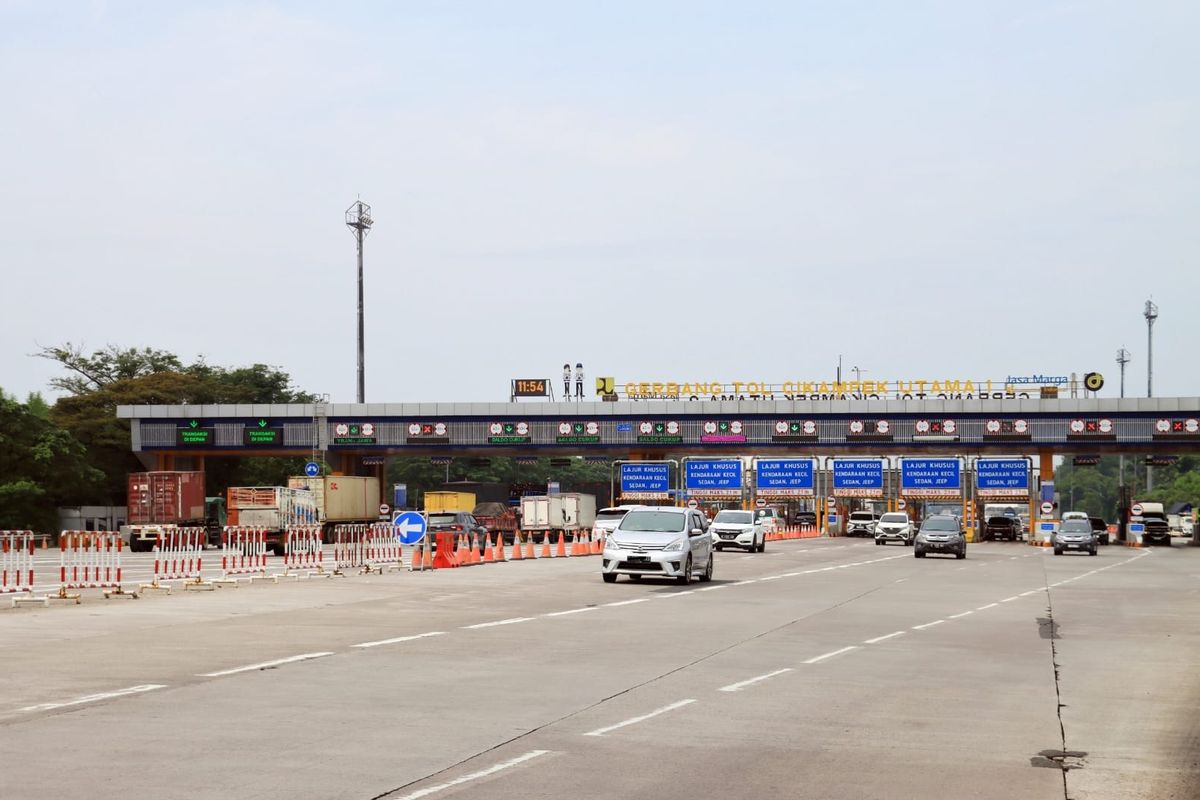 Jangan Coba Mundur! Ini Langkah Aman Saat Kelewatan Exit Tol