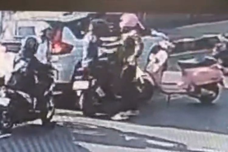 Zaskia Adya Mecca, Recall, Vespa, suzuki jimny, Populer Otomotif, Toyota Raize, artikel terpopuler, toyota hilux, SPBU Shell, motorhome, Shell Super di Jakarta, Toyota Raize Tahun 2023