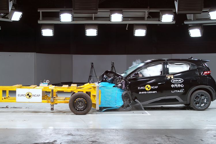 Keselamatan penumpang, mobil listrik, BYD Dolphin Surf, Uji Tabrak Euro NCAP, BYD Atto 1: Mobil Listrik dengan Lima Bintang Euro NCAP