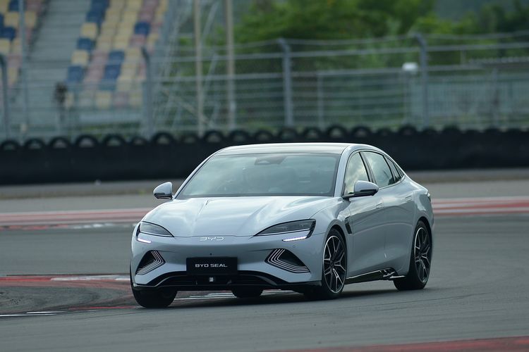 mobil listrik, Seal, sedan listrik, BYD seal, Begini Cerita Pemilik BYD Seal Setelah 3 Bulan Pemakaian