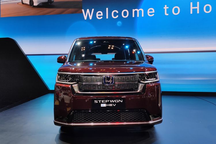 Honda Step WGN e:HEV, GIIAS 2025, keluarga modern, MPV Hybrid, Keluarga Modern, Spesifikasi dan Fitur Unggulan Honda Step WGN e:HEV