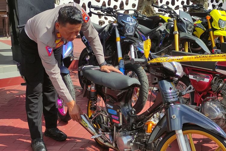 knalpot, knalpot brong, Knalpot racing, knalpot motor, knalpot aftermarket, Asosiasi Pengusaha Knalpot Indonesia, Dedi Mulyadi Larang Knalpot Brong, Pengusaha Knalpot Minta Aturan Jelas