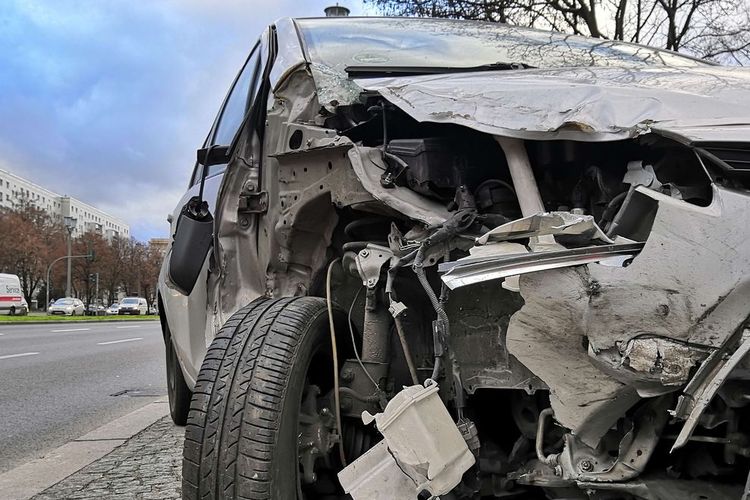 kendaraan bermotor, UU PPSK, Asuransi TPL, asuransi TPL, Garda Oto, garda oto, asuransi tpl, Kebijakan Asuransi TPL: Kapan Diberlakukan di Indonesia?