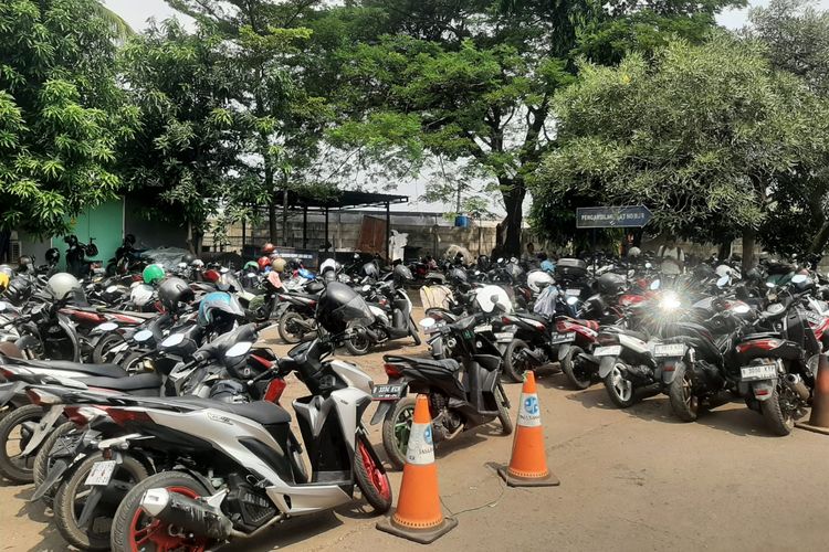 pajak kendaraan, kendaraan bermotor, Pajak Kendaraan, Kendaraan Bermotor, Polda Metro Jaya, Samsat, otomotif, samsat, Pajak Kendaraan Bermotor (PKB), Ada Pemutihan Pajak Kendaraan di Jakarta, Ini Daftar Gerai Pelayanannya